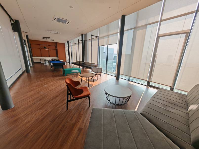 emerald 9 Freehold mrt 1300sf - photo 5