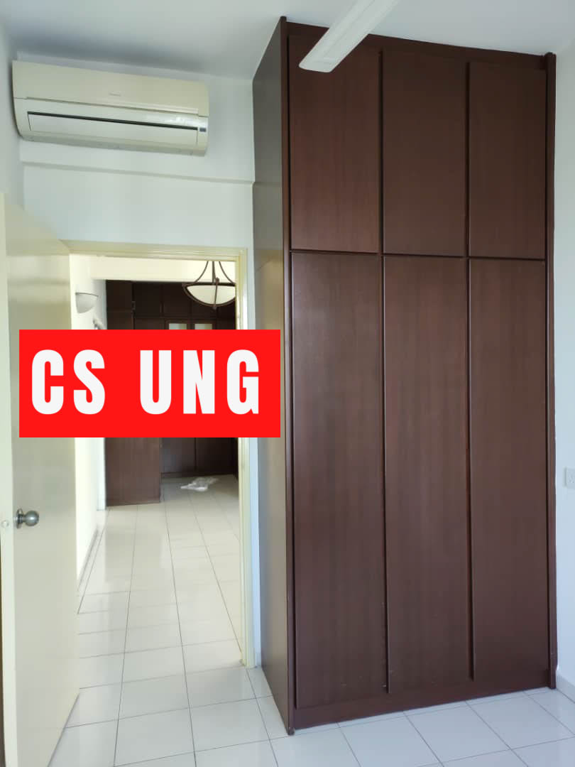 Putra Place 1045sf Poolview - photo 5