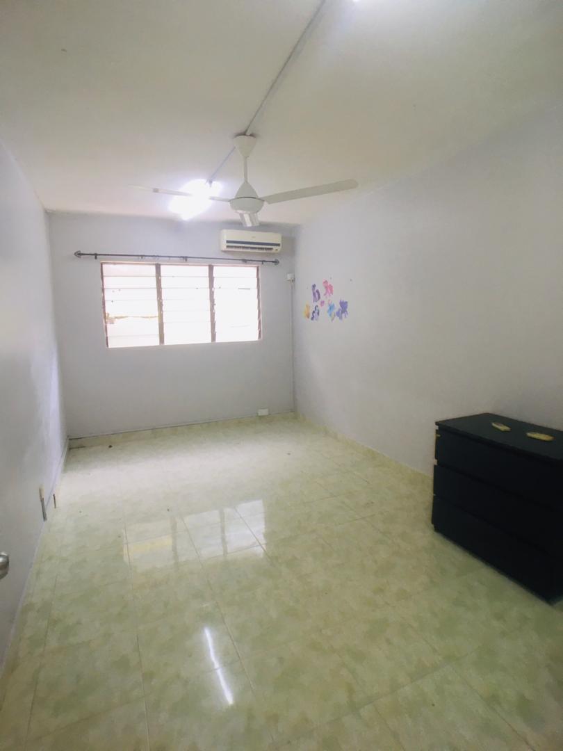 Flat PKNS Seksyen 6 Shah Alam - photo 5
