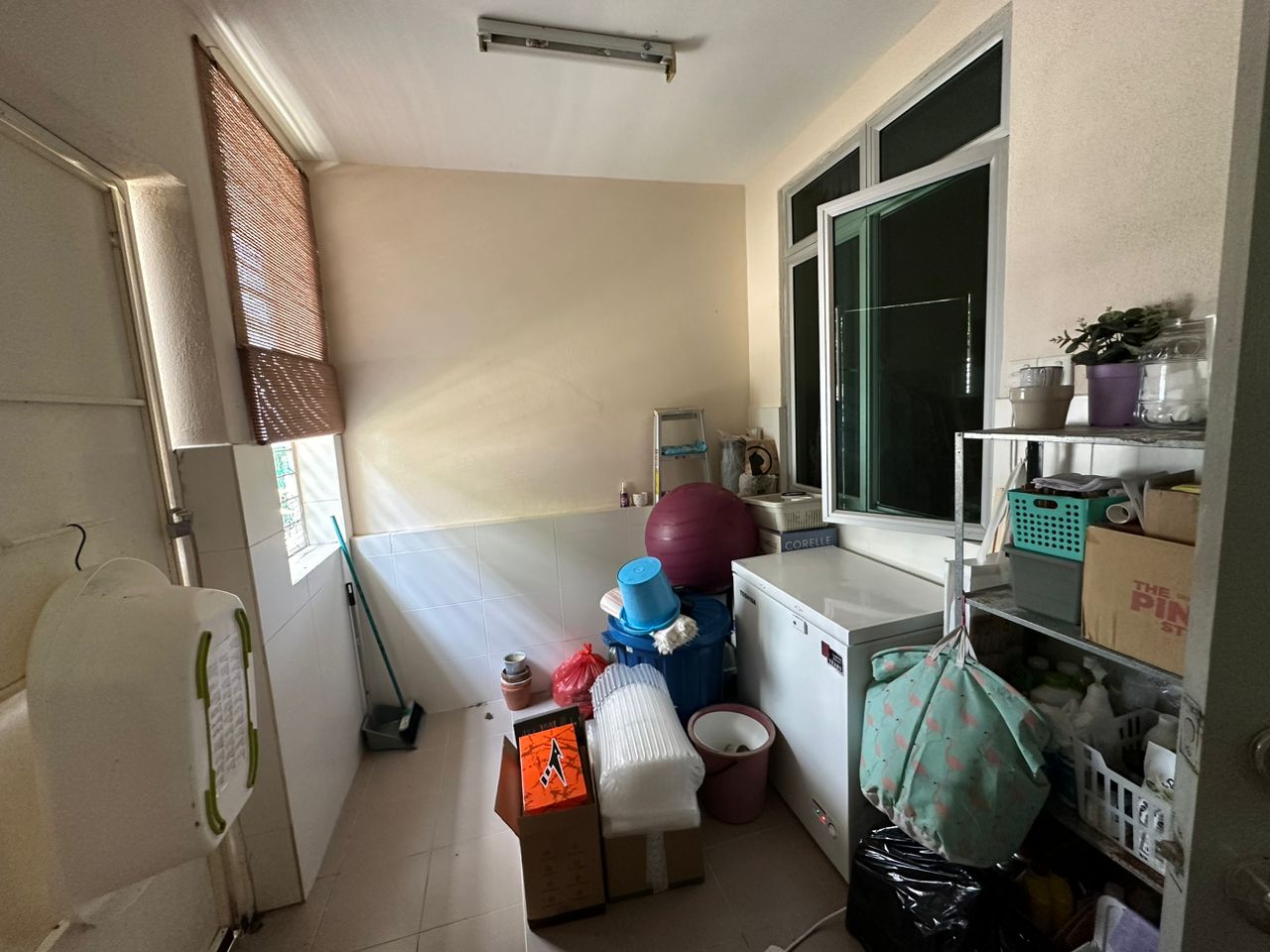 Sierra Ukay 2 Storey Brackson Renovated - photo 10