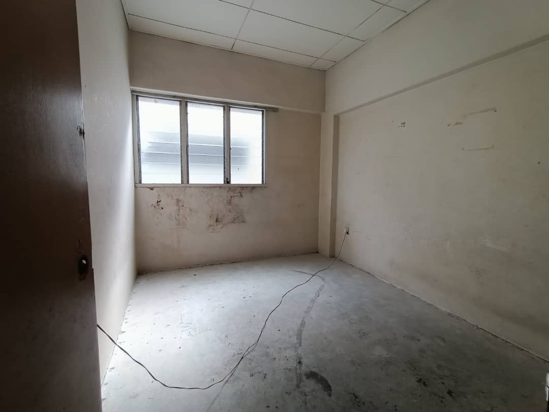 Puteri Court 1264sf ampang taman putra - photo 4