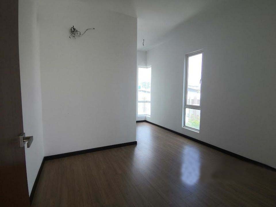 Suria Villa 3 storey semi-d - photo 4
