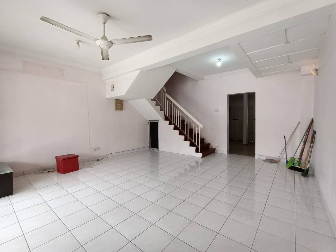 Taman puchong utama  ...