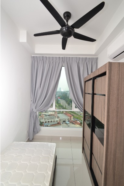 Court 28 934sf  1900F - photo 5