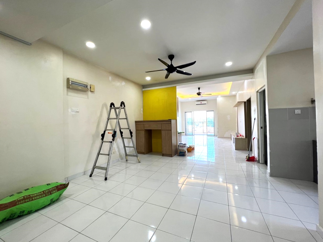 Suria Residence 4r2b PF 1344sqft RM1550 - photo 2