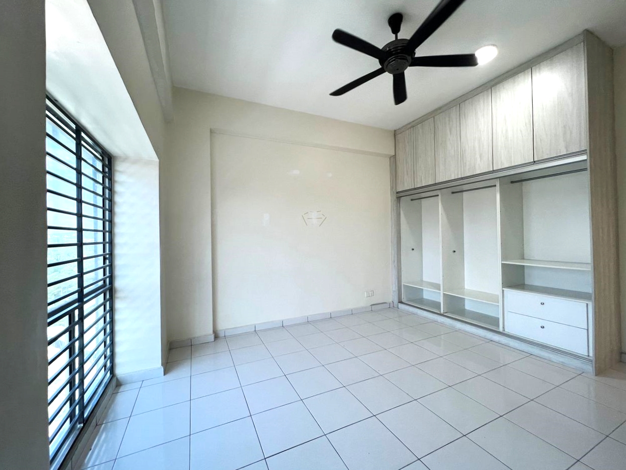 Suria Residence 4r2b PF 1344sqft RM1550 - photo 5