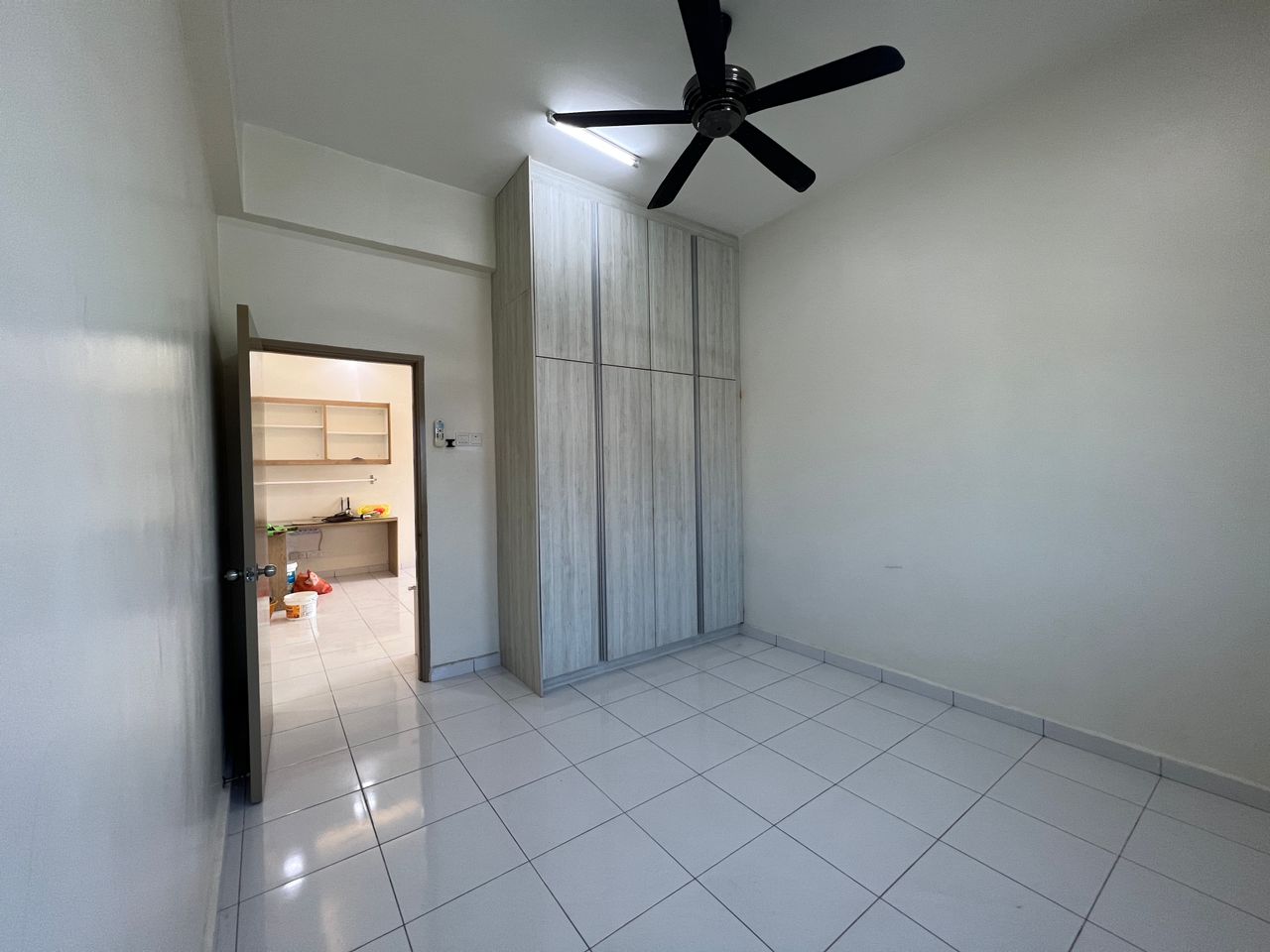 Suria Residence 4r2b PF 1344sqft RM1550 - photo 9