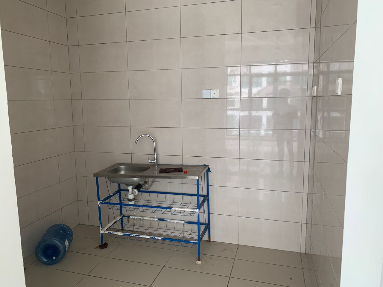 Conezion 2r2b Partially Furnished 783sqft RM1500 - photo 4