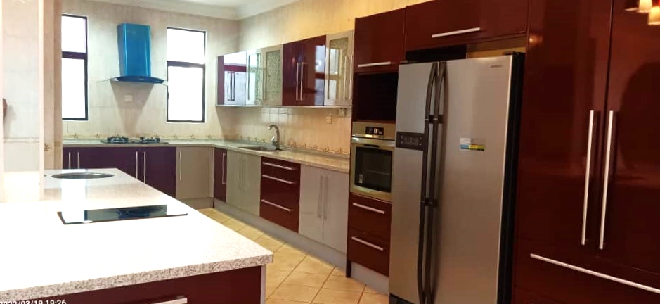 Aman Suria Damansara 5r5b FF 3500sqft RM5200 - photo 6