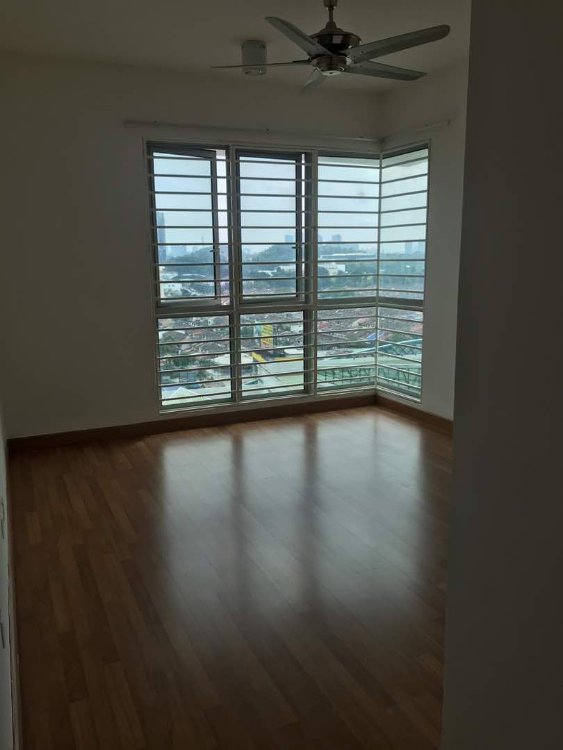 Garden One South 3r2b FF 1060sqft RM1350 - photo 3