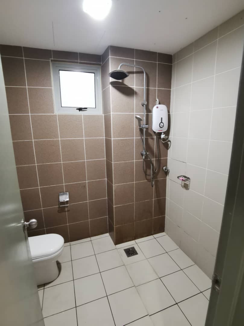 Flora One South 3r2b FF 1031sqft RM1800 - photo 8