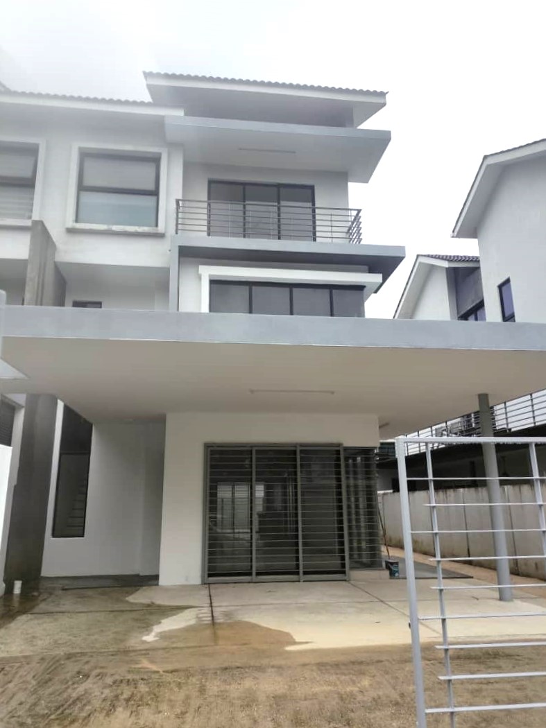 Dale Lake Fields 5r4b PF 2600sqft RM4000
