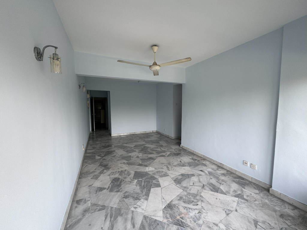 Abadi Indah 3r2b PF 850sqft RM1000 - photo 11