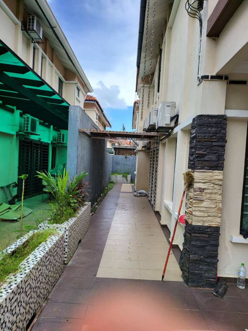 Semi D Renovated 2 Sty Desa Villa Merab Sg Merab - photo 3
