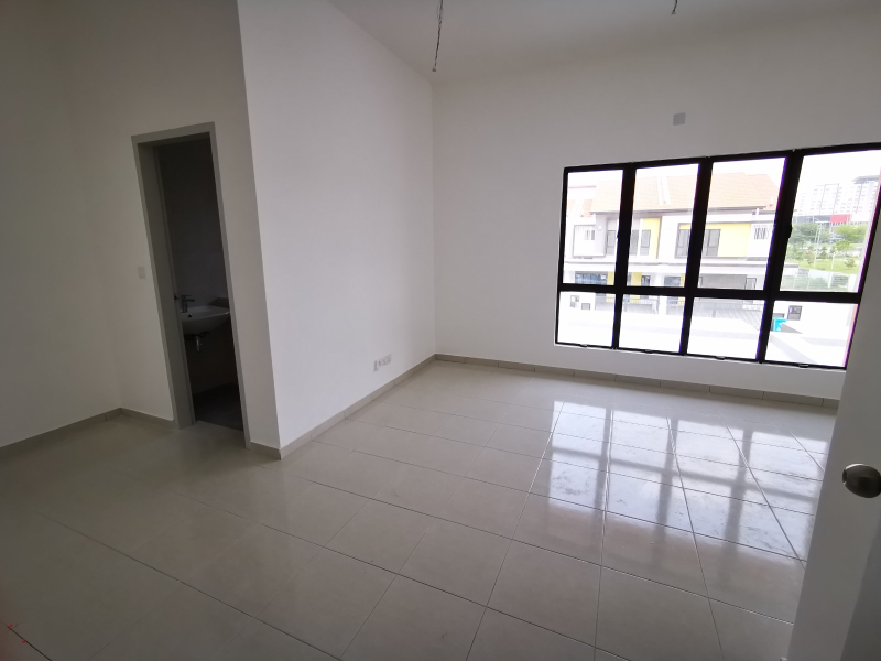 Setia Utama 3, Setia Alam 2 Storey Terrace ForSale - photo 8