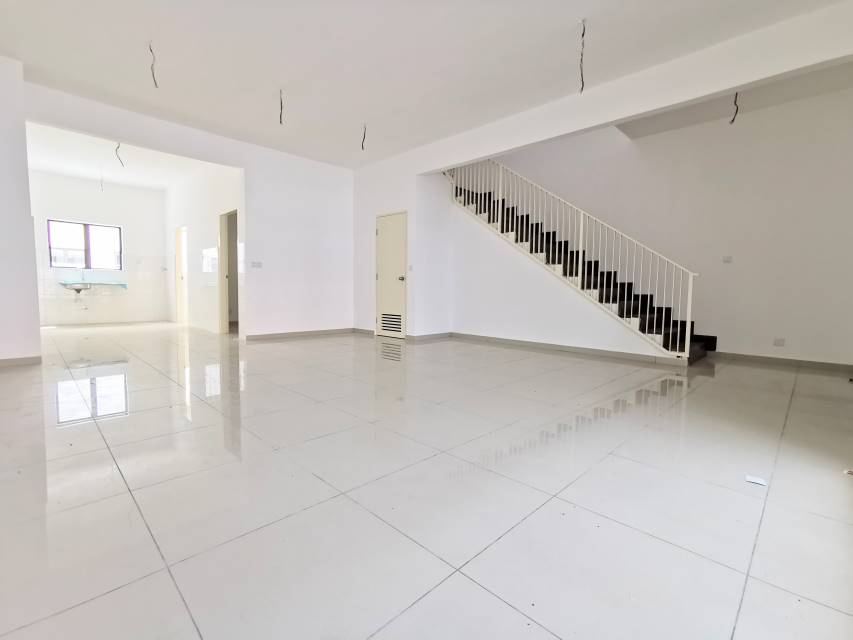 Setia Utama 3, Setia Alam 2 Storey House For Sale - photo 2