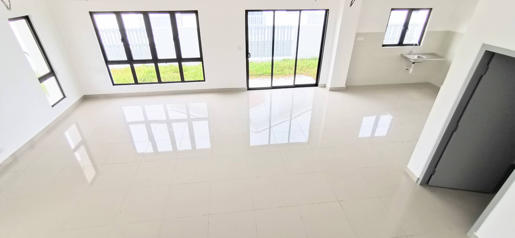 By Water, Setia Utama 3, Setia Alam End Lot House - photo 2