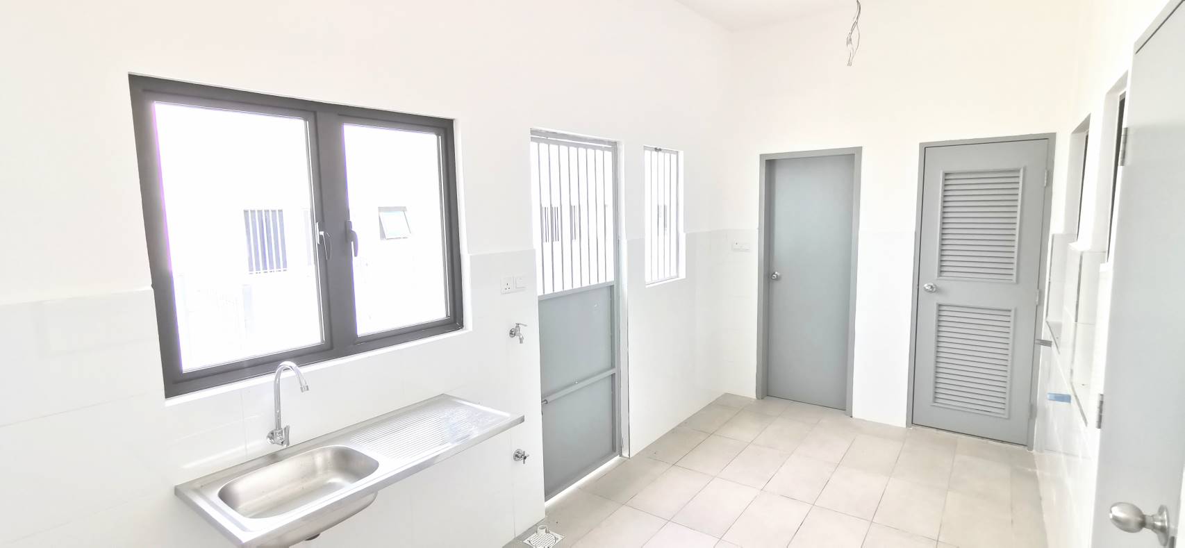 By Water, Setia Utama 3, Setia Alam End Lot House - photo 4