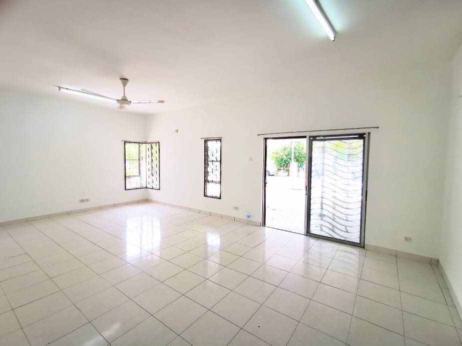 Aman Perdana, Klang 2 Sty Semi D Corner - photo 3