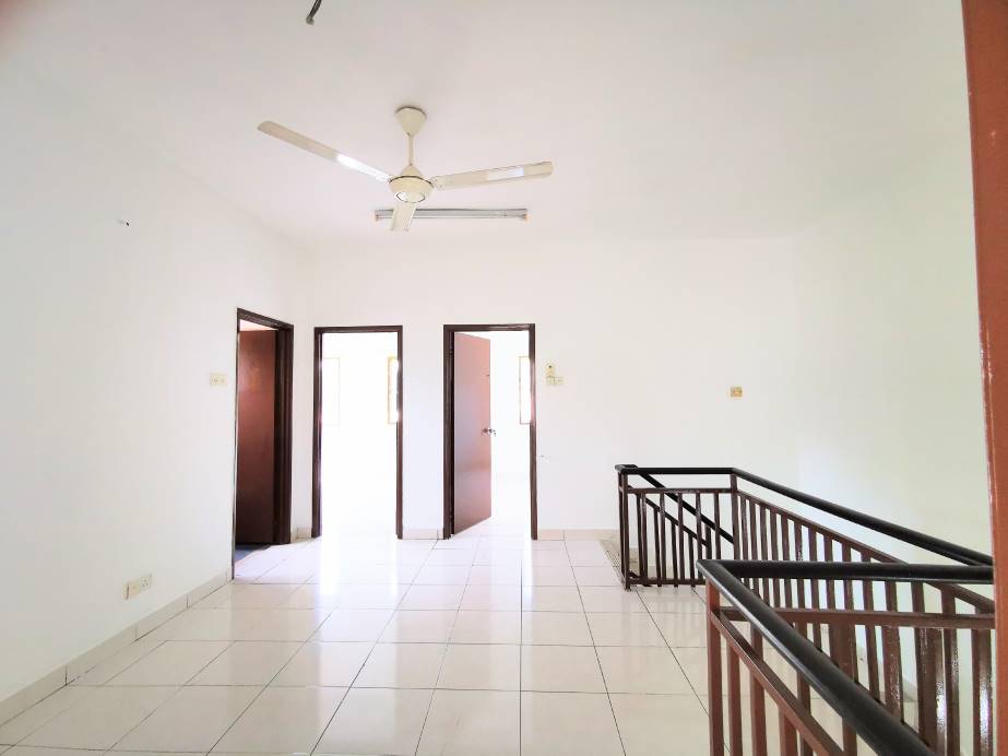 Aman Perdana, Klang 2 Sty Semi D Corner - photo 8
