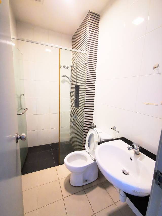 Delora, Bandar Bukit Raja, 3 Storey House Sale - photo 8