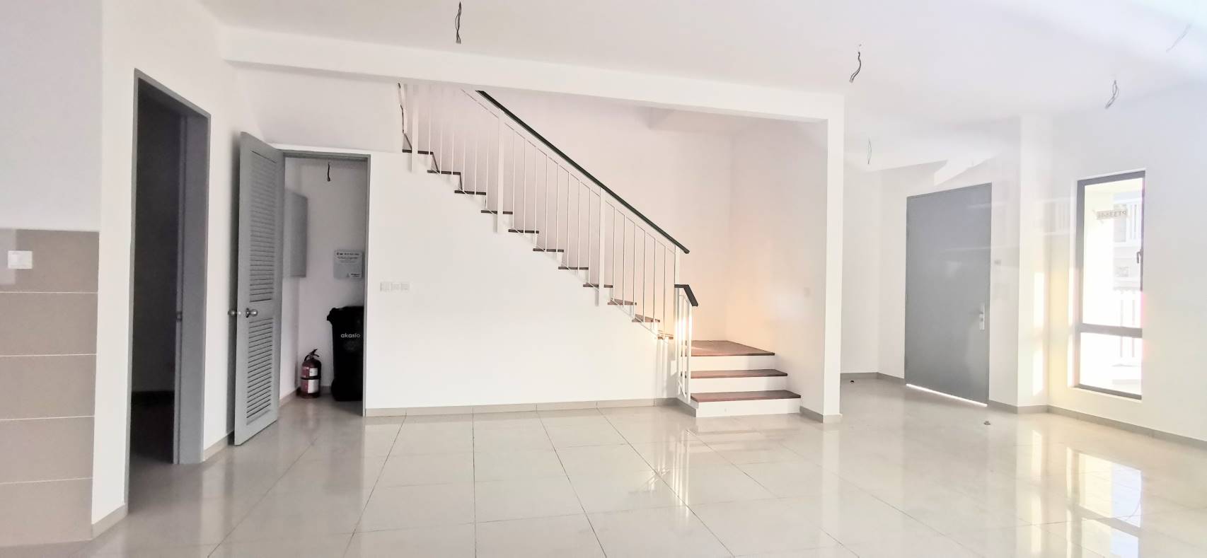 Setia Utama 4, By Water, Setia Alam SemiD for Sale - photo 4