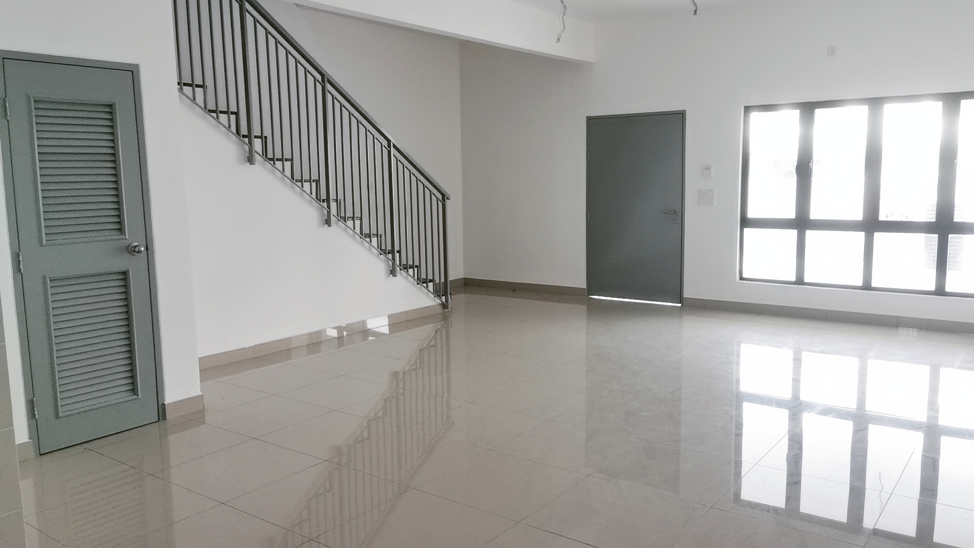 By Water, Validium, Setia Utama House For Sale - photo 2