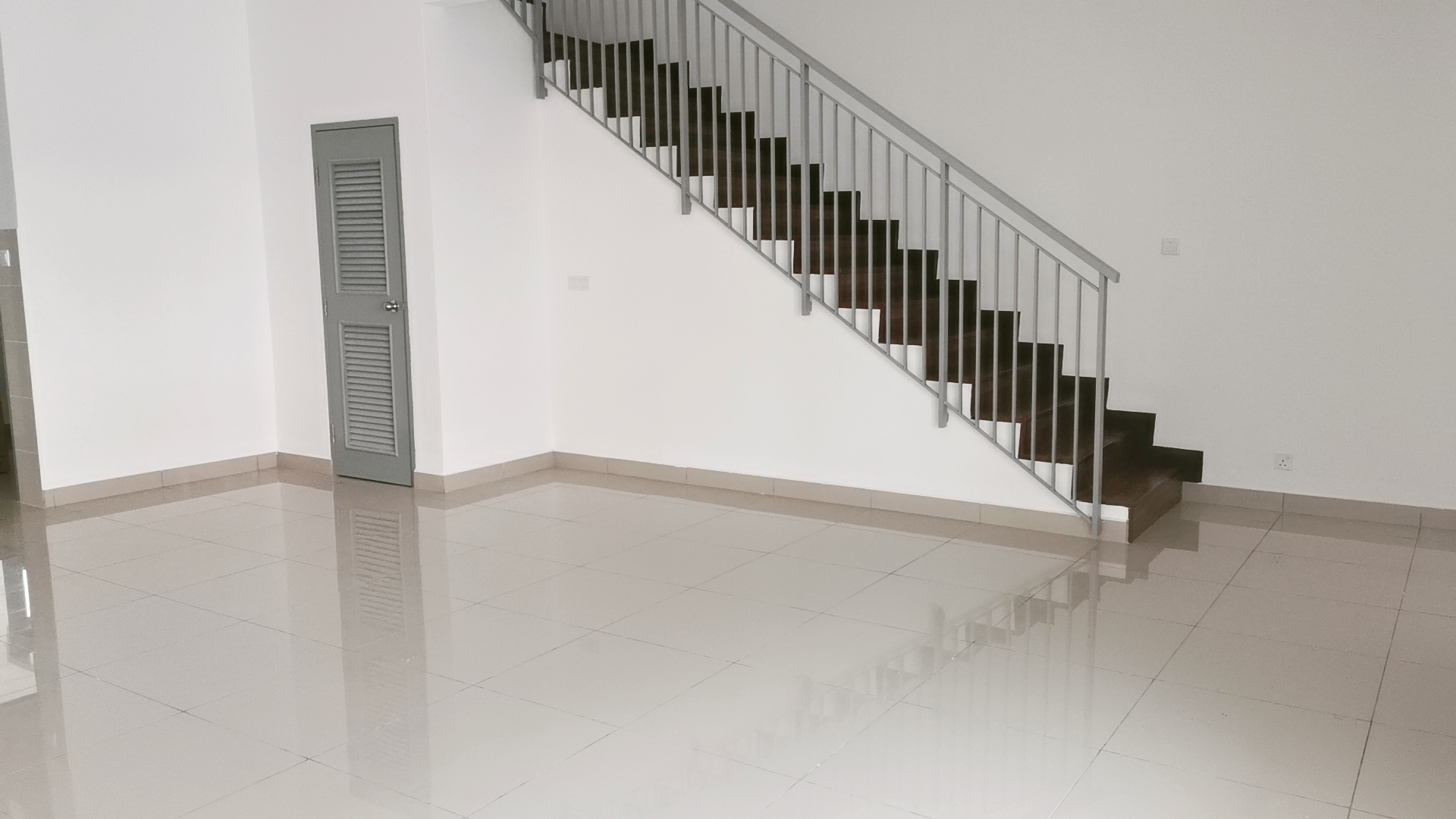 By Water, Validium, Setia Utama House For Sale - photo 3