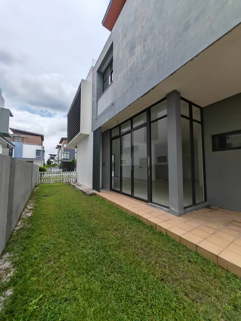 Kota Kemuning 3 Storey Banglow For Sale - photo 3