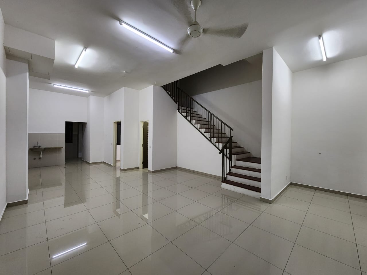 Setia Utama 2, Setia Alam 3 sty House For Sale - photo 3