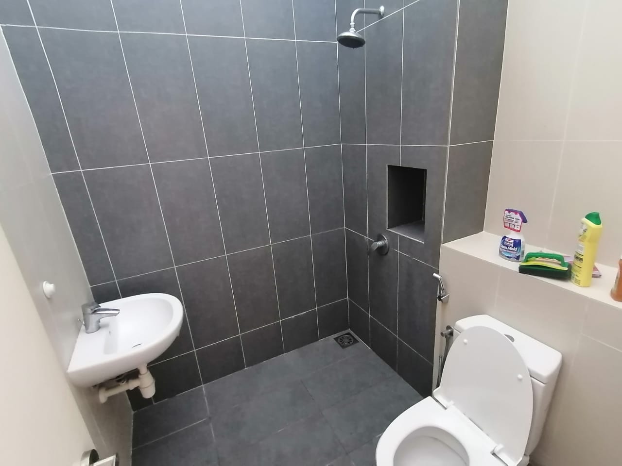 Setia Utama 1, 3 Sty Semi Detached House For Sale - photo 3
