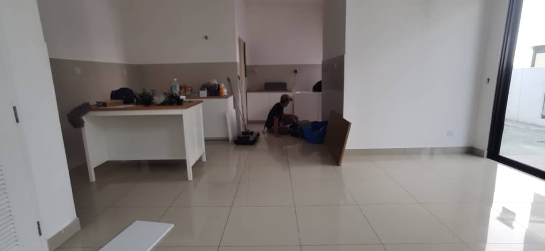 Setia Utama 1, 3 Sty Semi Detached House For Sale - photo 4