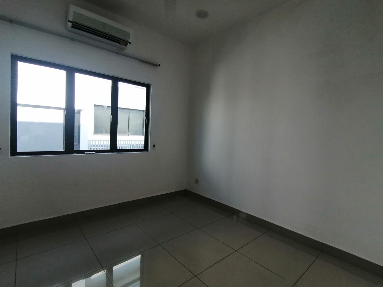 Setia Utama 1, 3 Sty Semi Detached House For Sale - photo 7