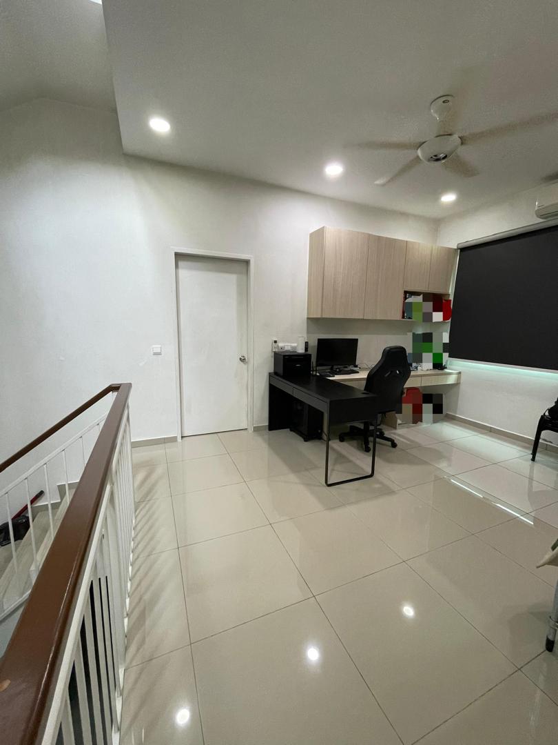 Setia Utama 1 - 3sty Semi D For Sale Good Conditio - photo 3