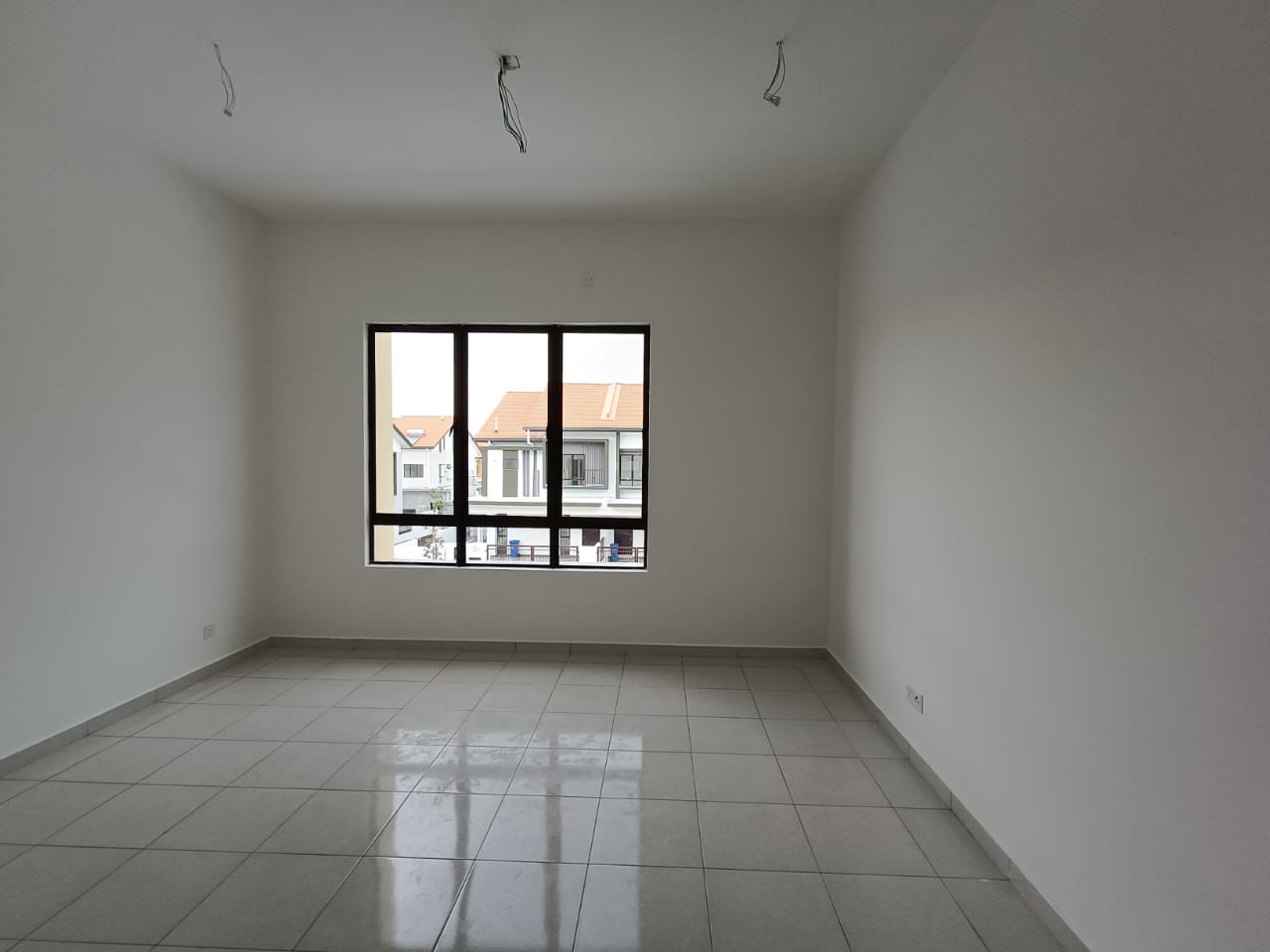 SETIA UTAMA 3, DOUBLE STOREY HOUSE FOR SALE - photo 9