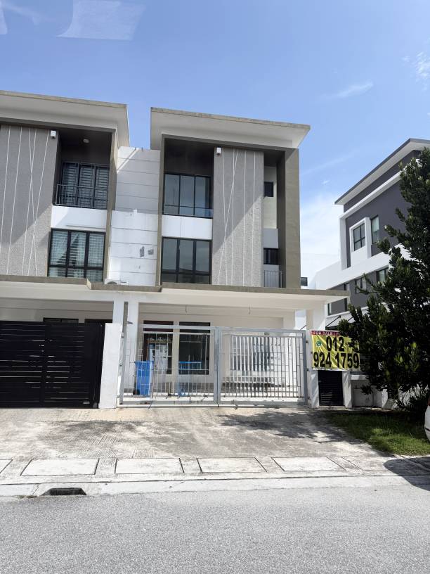 Setia Utama 1, Semi Detached House For Sale