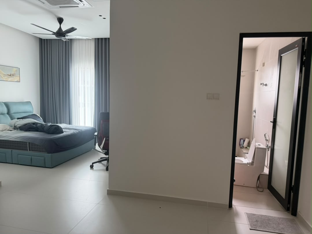 Setia Utama 4, By Water, Setia Alam SemiD Renovate - photo 2