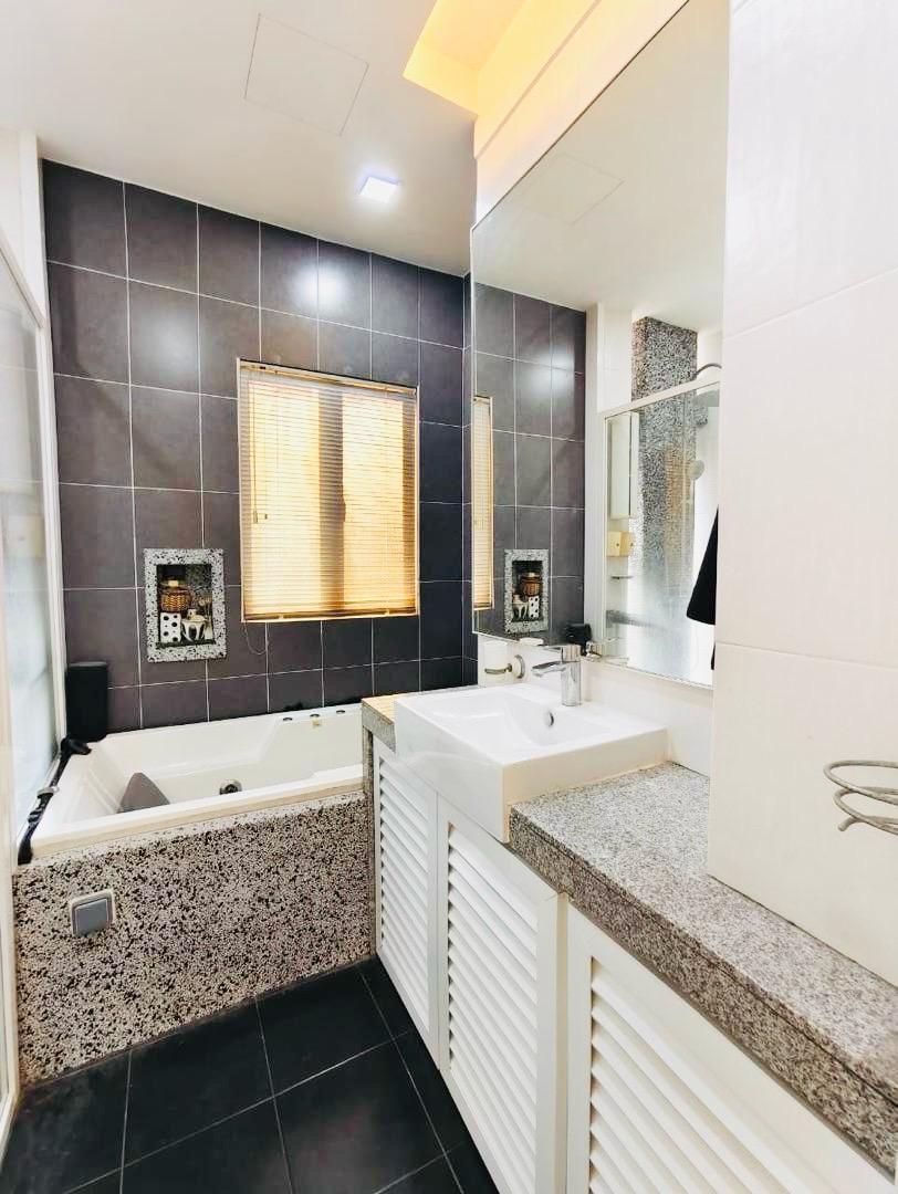 Klang, Teluk Gadong Besar 3 Storey End Lot house - photo 9