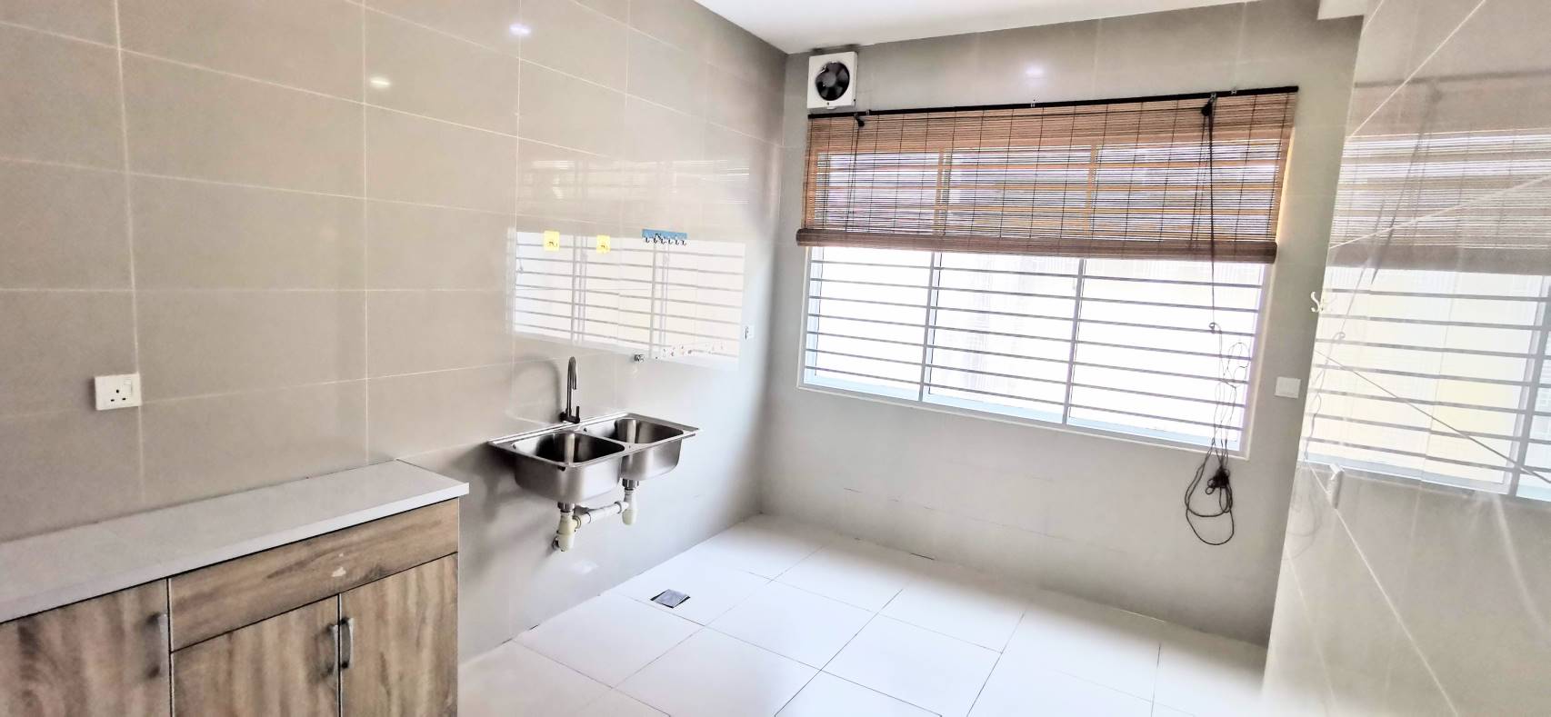 Anggun, Setia Alam Double Storey House - photo 6