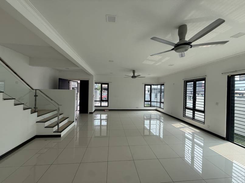 Anggun, Setia Alam Double Storey House - photo 1