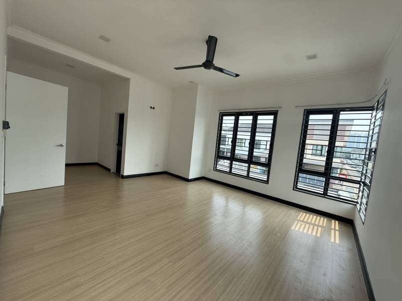 Anggun, Setia Alam Double Storey House - photo 2
