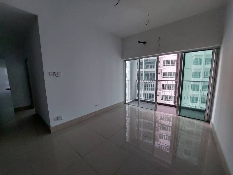 Razak City 800sf 1400 - photo 3