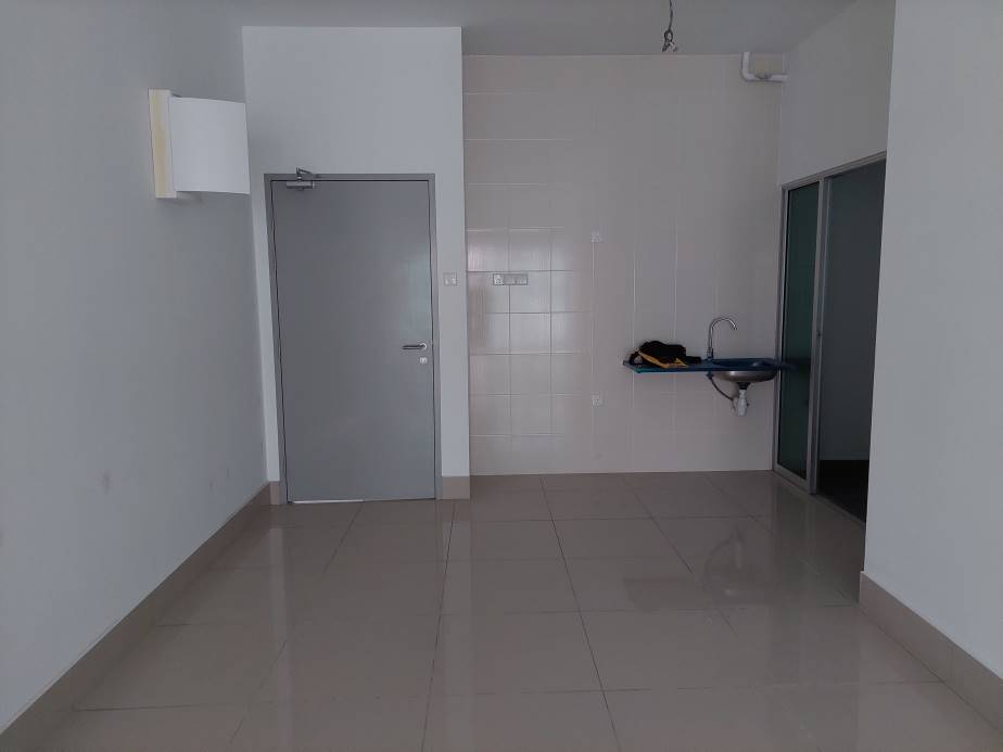 Razak City 800sf 1200 - photo 2