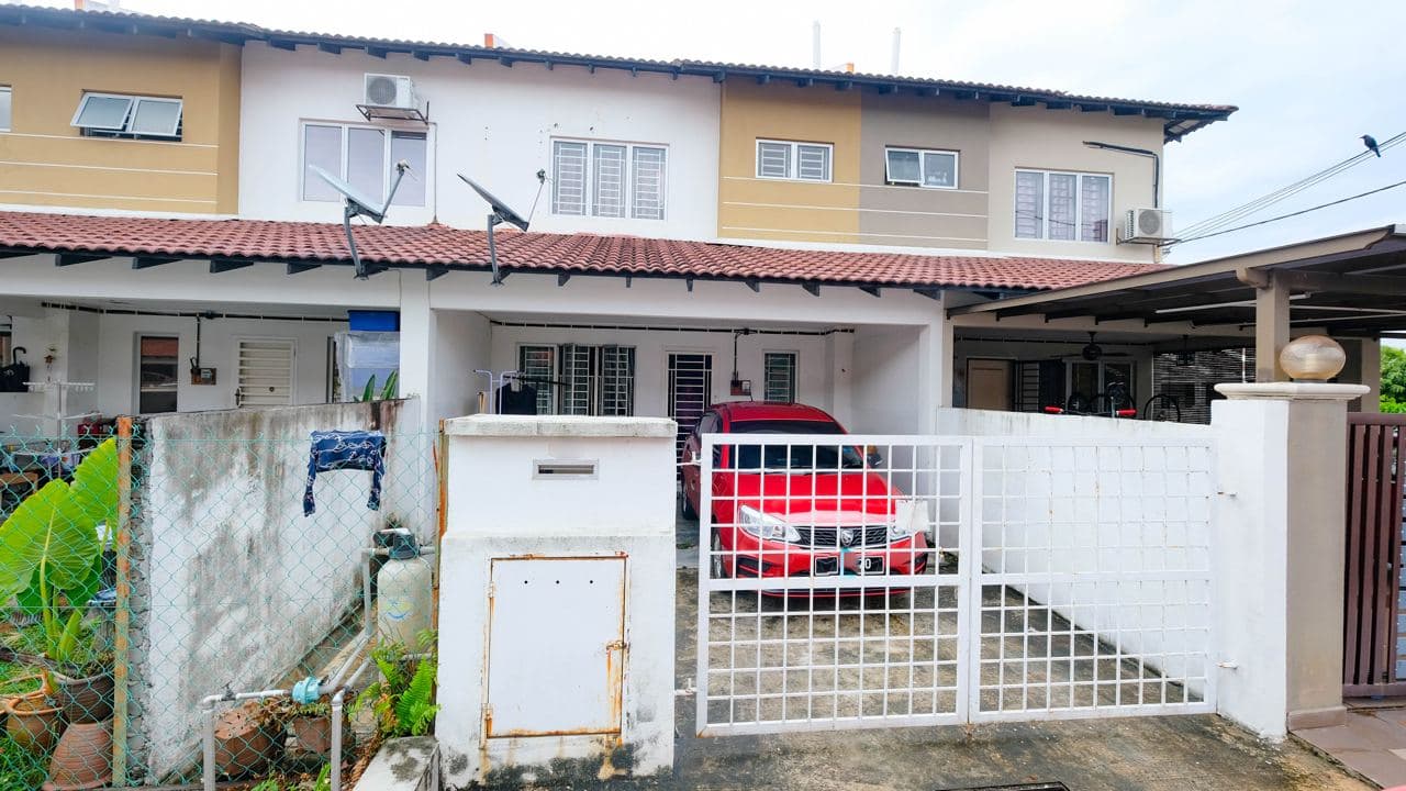 Double Storey House Bandar Saujana Putra Jalan SP8