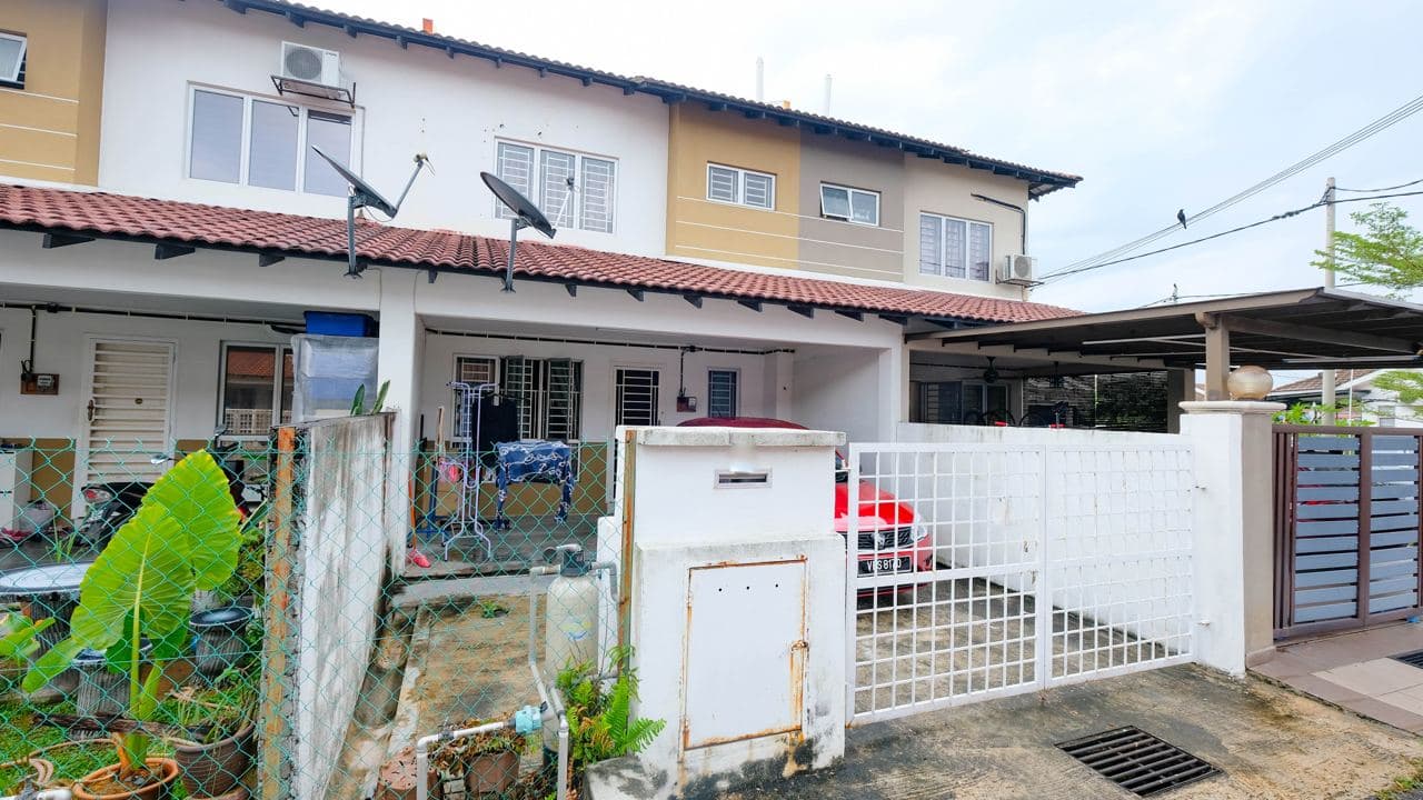 Double Storey House Bandar Saujana Putra Jalan SP8 - photo 3
