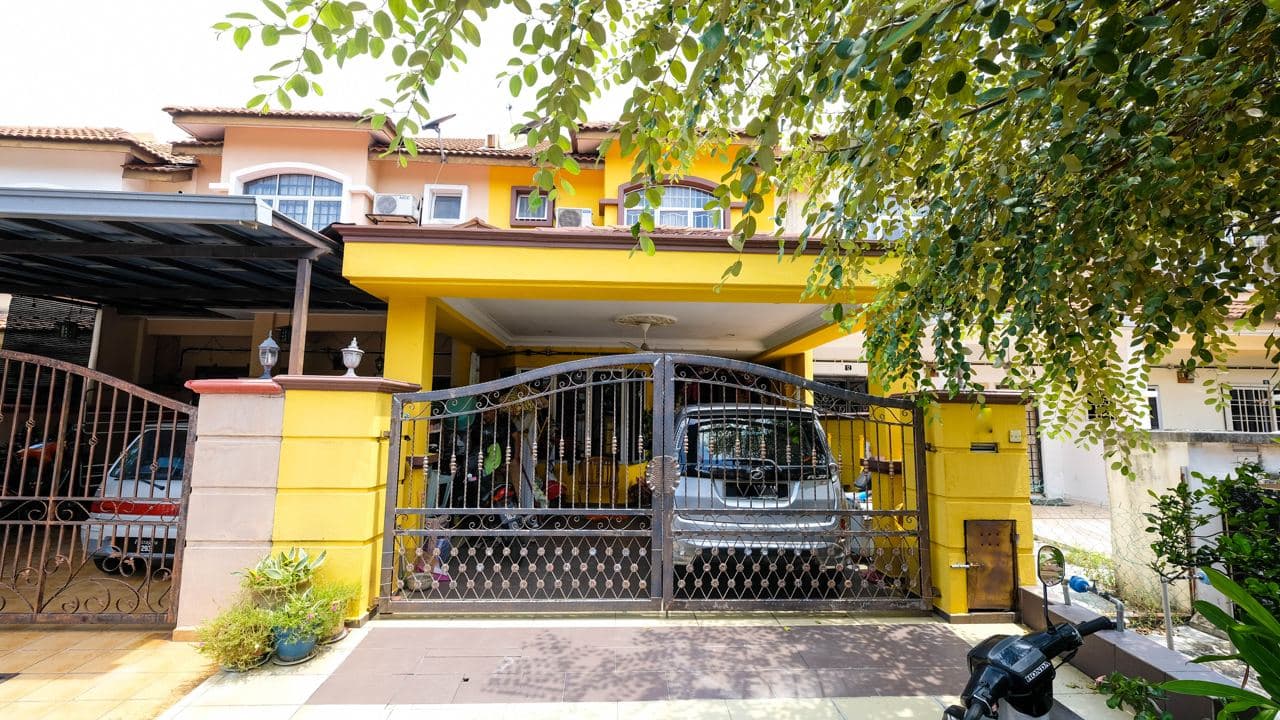 Lorong Az Zaharah Seksyen 10, Bandar Puncak Alam