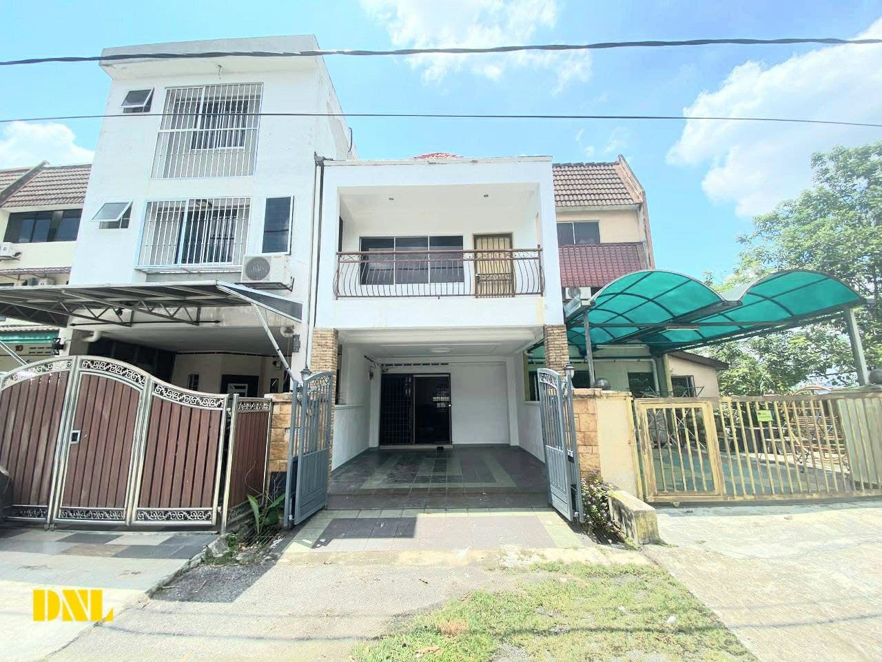 Two and Half Storey Terrace House, Taman Melur