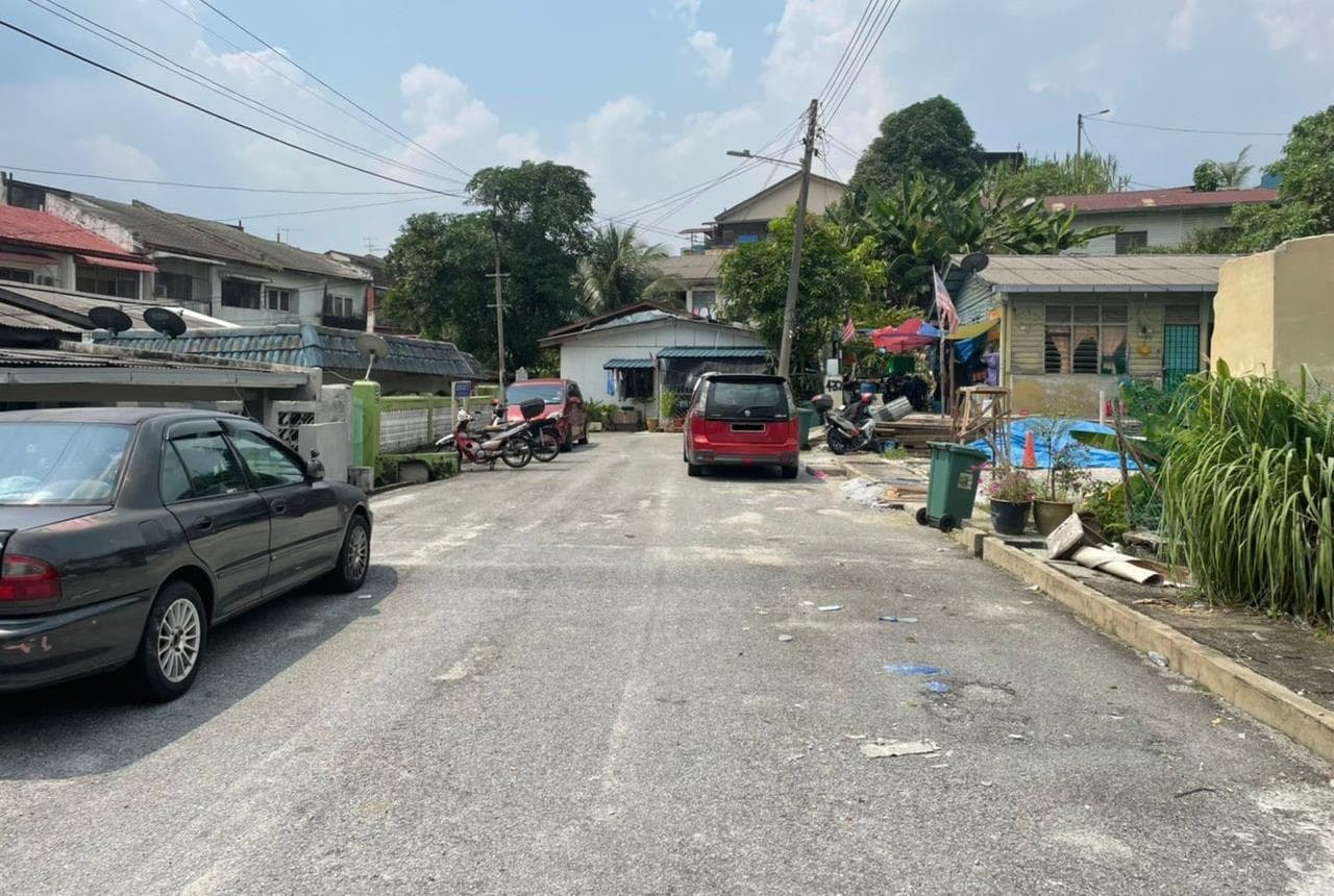 Bungalow Lot Kampung Cheras Baru, Kuala Lumpur - photo 3