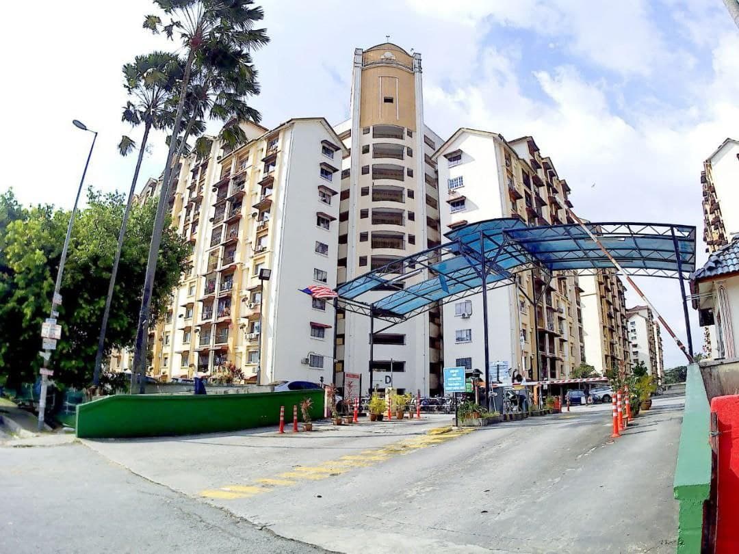 Vista Lavender Apartment, Taman Kinrara, Puchong