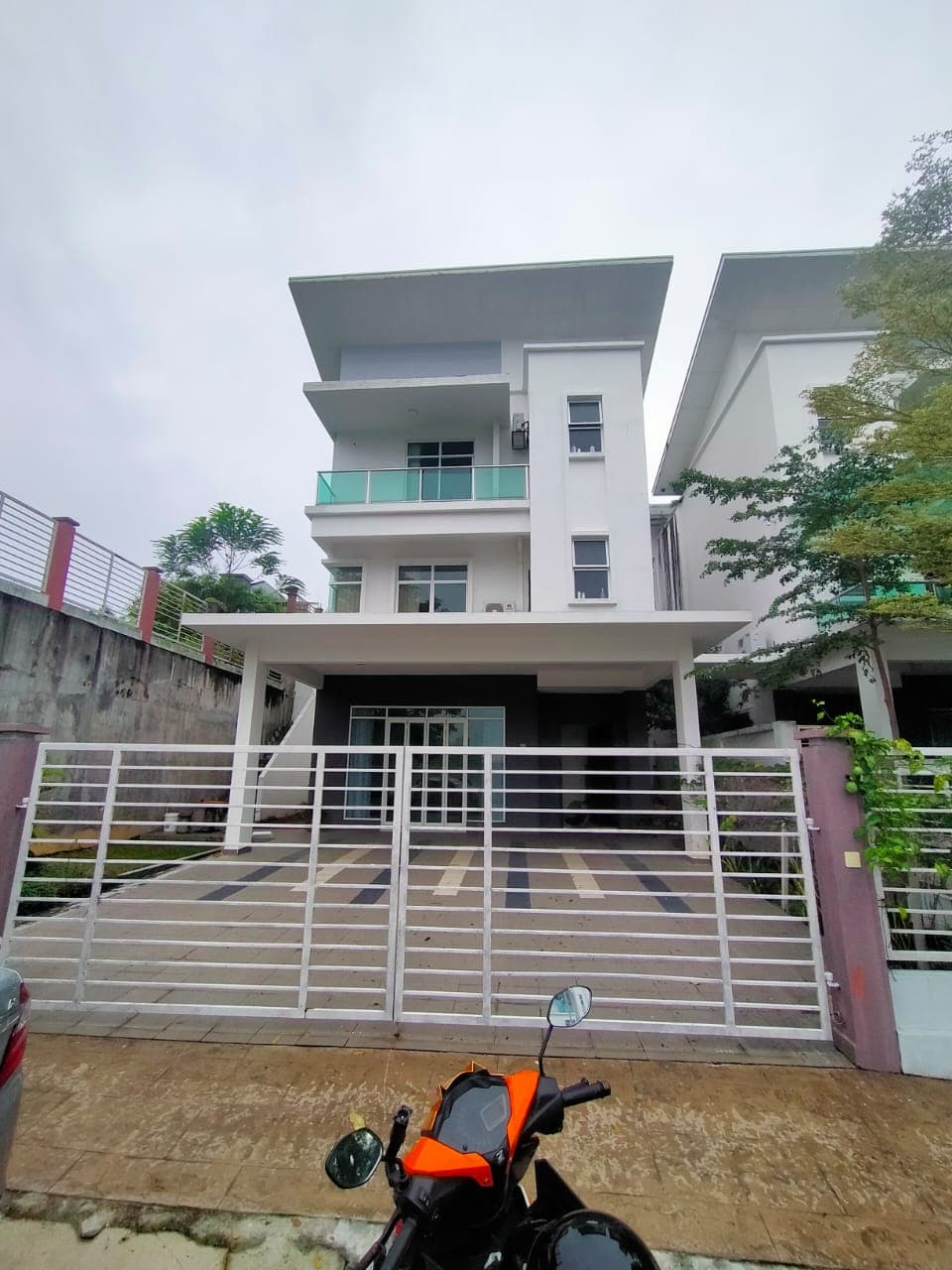 Sentosa Heights Kajang Three Storey Semi Detached